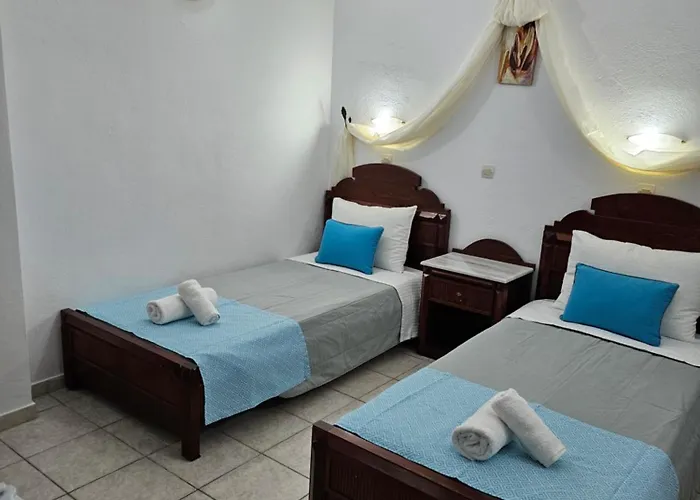 Leta Hotel Fira (Santorini)