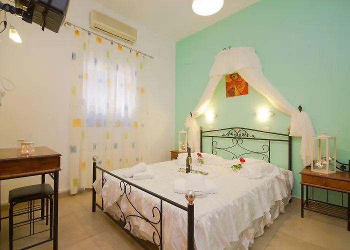 Leta Hotel Fira (Santorini)