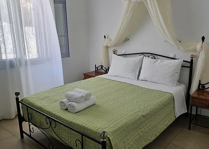 Leta Hotel Fira (Santorini)