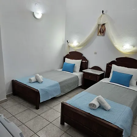 Leta * Fira (Santorini)
