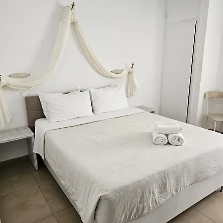 Leta Hotel Fira (Santorini)