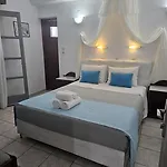 Leta Fira (Santorini)