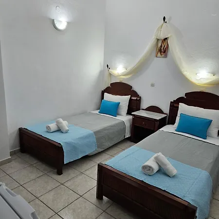 Leta Szálloda Fíra