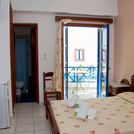 Leta Szálloda Fíra