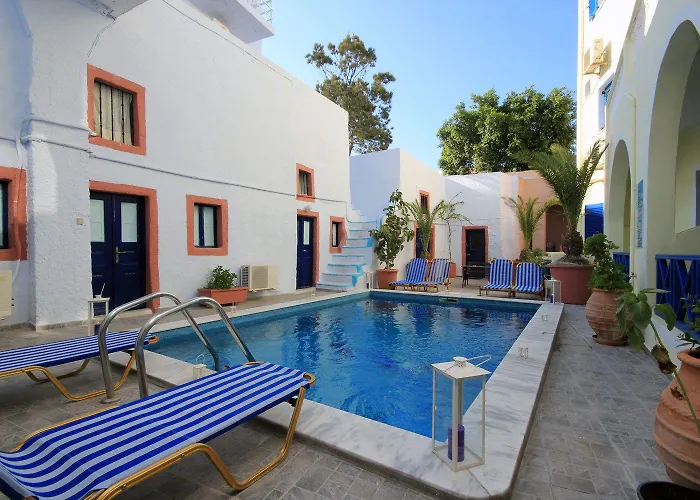 Leta * Fira (Santorini)